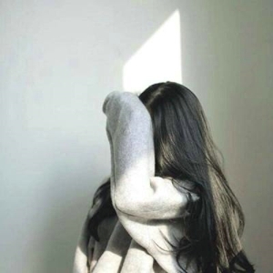 不露脸的个性低调女孩唯美头像