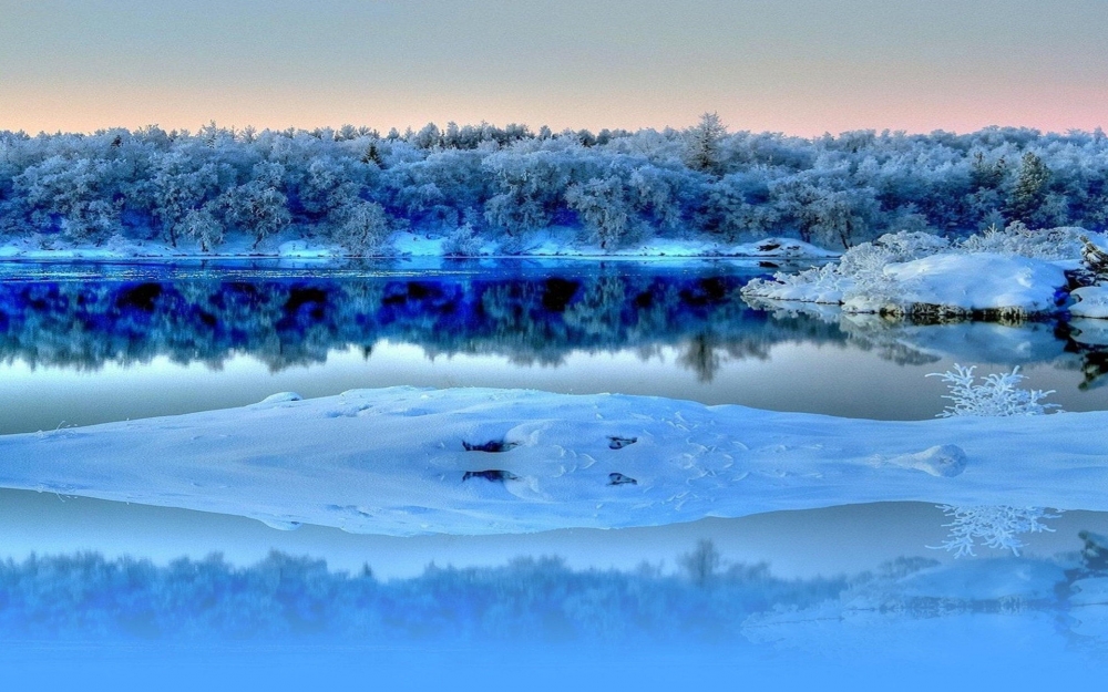 严寒冬季美丽雪景桌面壁纸