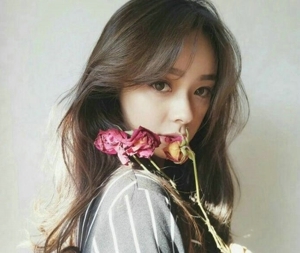 温柔大方可爱迷人唯美小女生头像