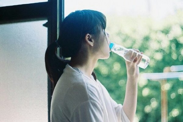 唯美的夏日主题图片大全 夏日里一杯凉凉的水
