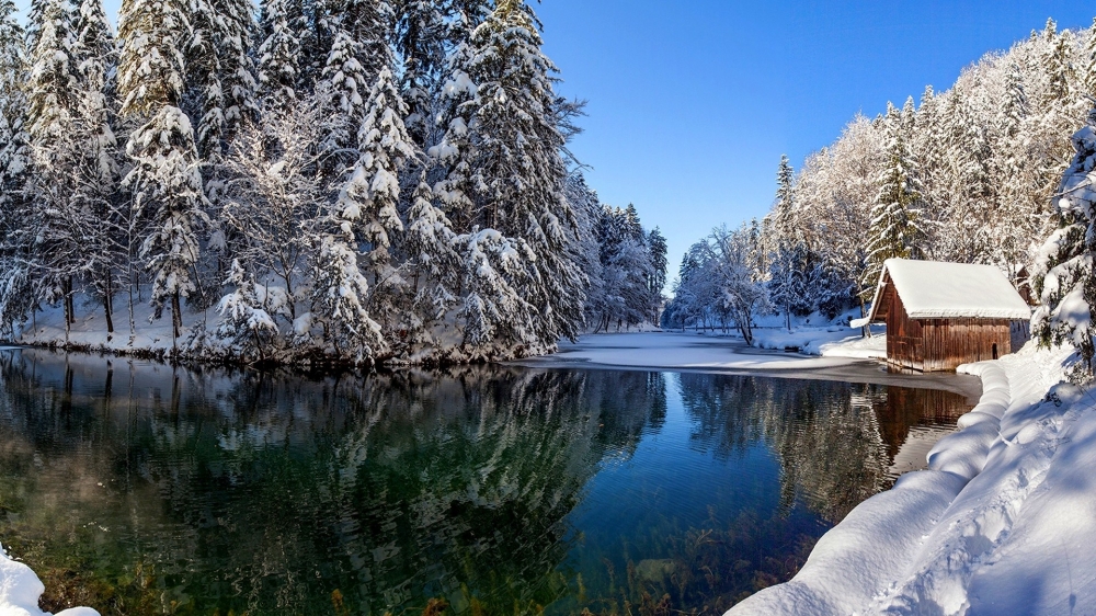冬季小河雪景自然美景桌面壁纸图片