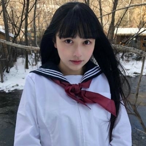 可爱俏皮青春活力小女生头像