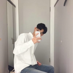 纯净白衣少年qq头像