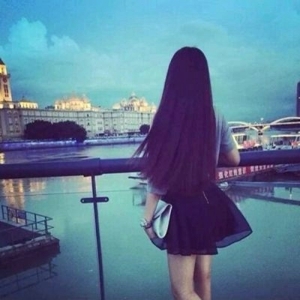 意境海边唯美清新背影女生头像