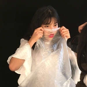 养眼美女气质韩范十足微博头像