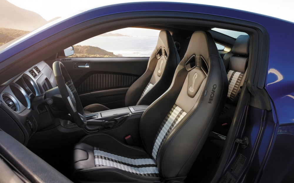 2014年福特野马Shelby GT500汽车桌面壁纸
