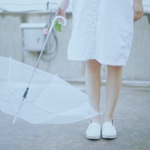 森林意境不露脸女生小清新头像
