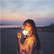 小家碧玉动人女生唯美意境头像