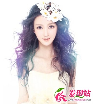 女生清新时尚长发发型图片 演绎邻家女孩甜美与清纯