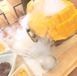 芒果刨冰冷饮
