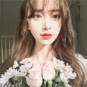 女生唯美长发俊俏甜美qq头像
