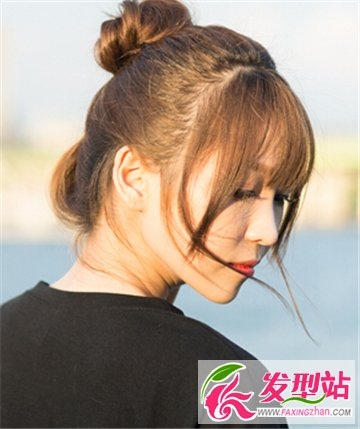 韩国简单丸子头扎发图片欣赏 女生夏季必备的清新发型