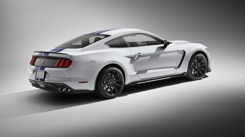 福特Shelby GT350桌面壁纸