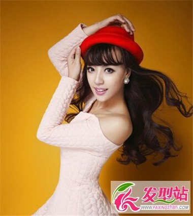女生清新时尚长发发型图片 演绎邻家女孩甜美与清纯