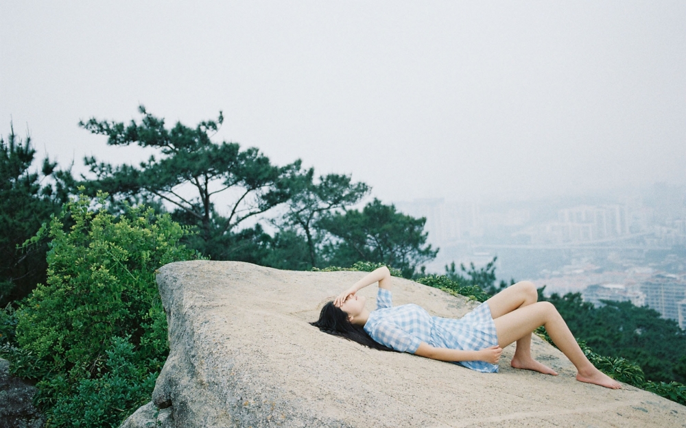 运动型少女写真图片桌面壁纸