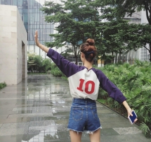 唯美意境背影女生伤感头像
