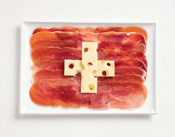 由食物组合成的国旗