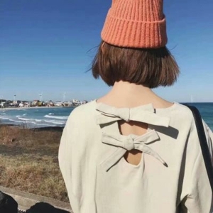 意境海边唯美清新背影女生头像