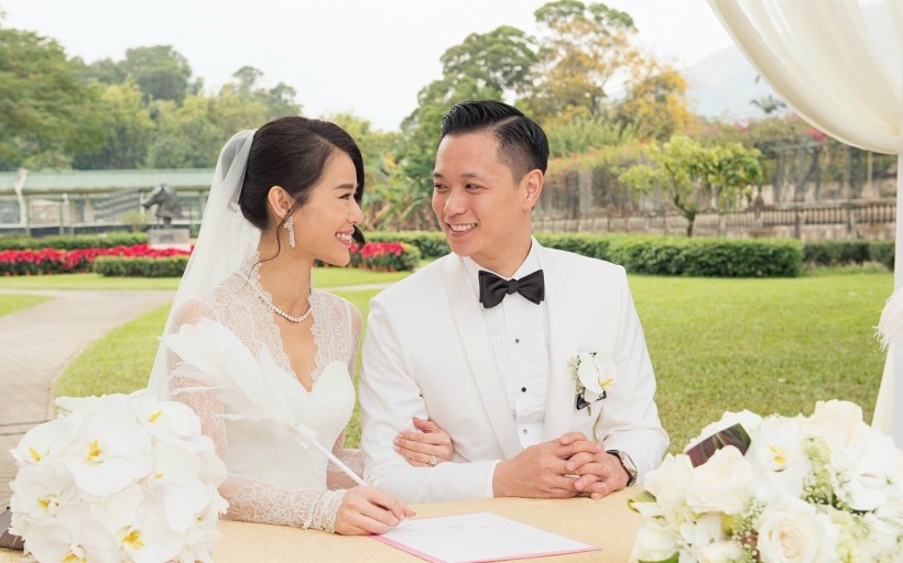 胡杏儿浪漫婚礼桌面壁纸