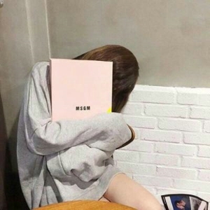 不露脸的个性低调女孩唯美头像