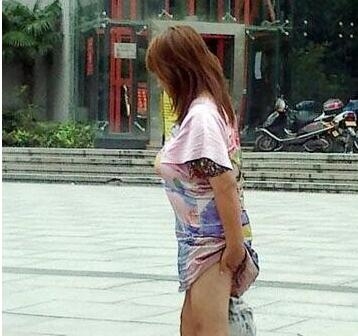美女需要我帮忙挠吗