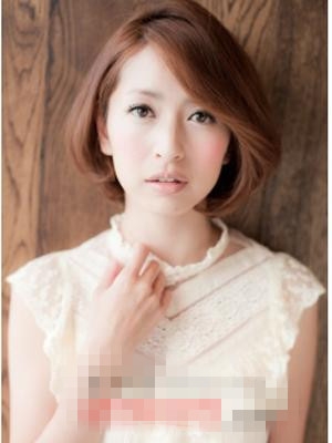 女人味十足的优雅短发发型  时尚唯美有气质