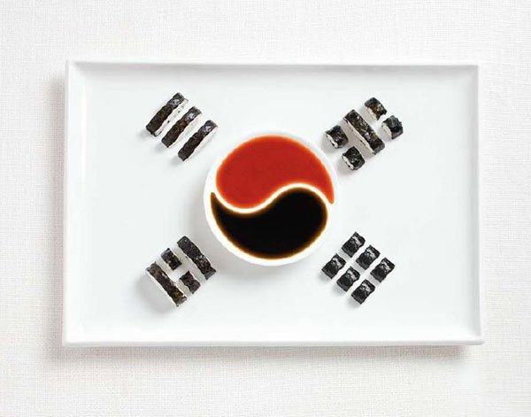 由食物组合成的国旗