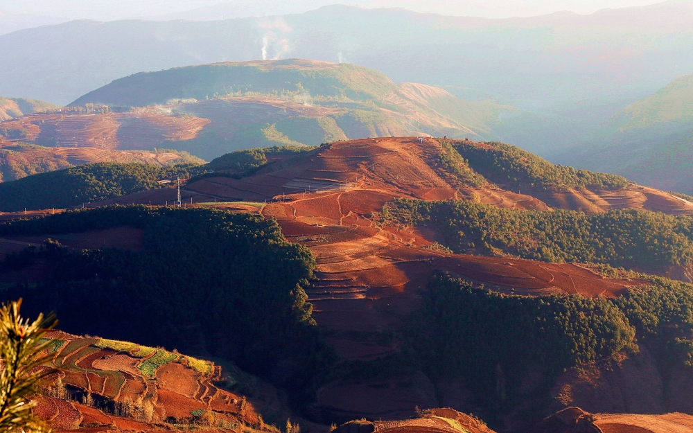 云南东川红土地高清风景壁纸
