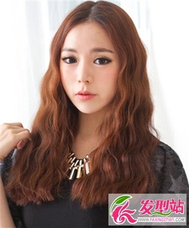 韩式潮流卷发发型图片 修颜显瘦又提气质