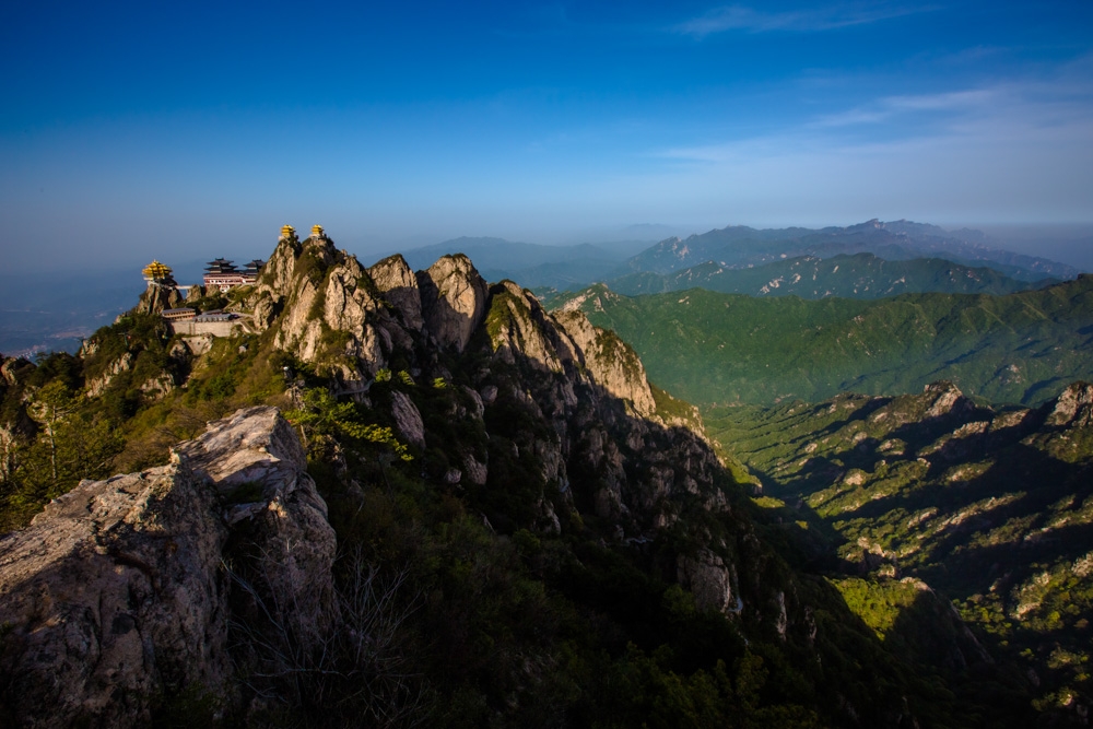 夕阳西下老君山