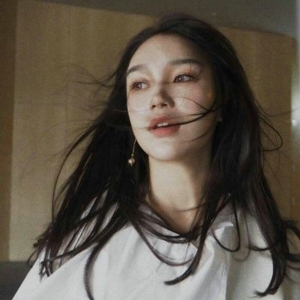 气质高贵女神微信美女头像