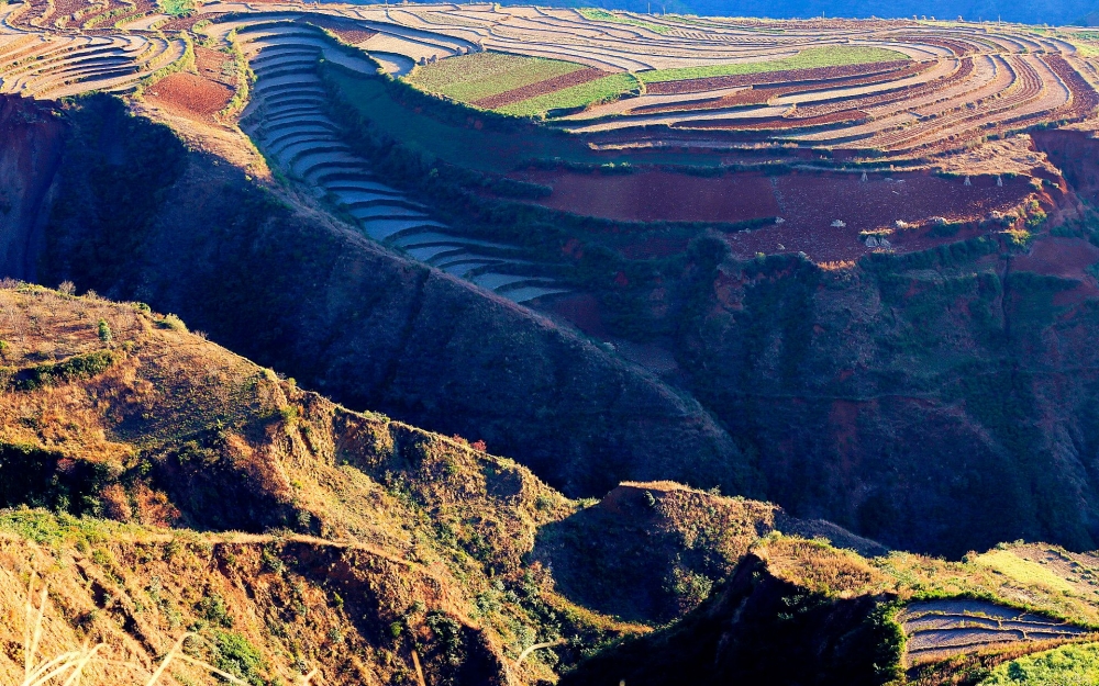 云南东川红土地高清风景壁纸