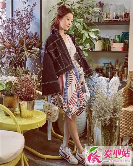 舒畅绝美造型 诠释盛夏魅力