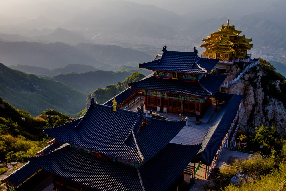 夕阳西下老君山