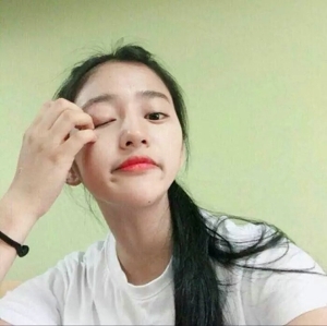 完美无暇楚楚动人小女生头像
