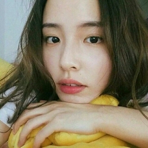 完美无暇楚楚动人小女生头像