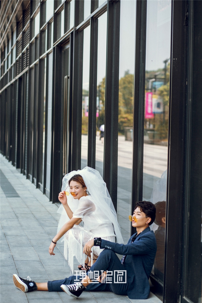 去shopping 婚纱照