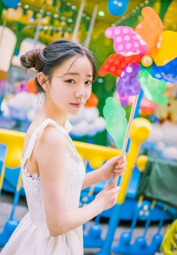 糖果少女清新俏皮可爱性感美女写真