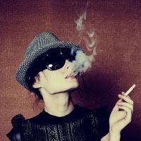 抽烟女生帅气头像