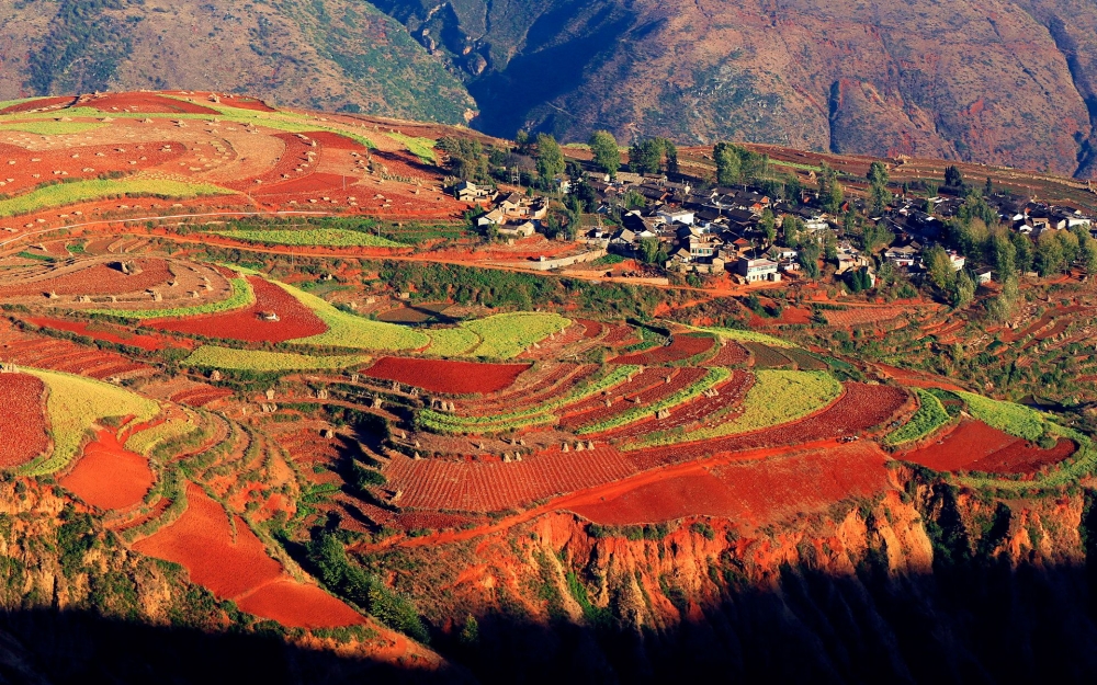 云南东川红土地高清风景壁纸