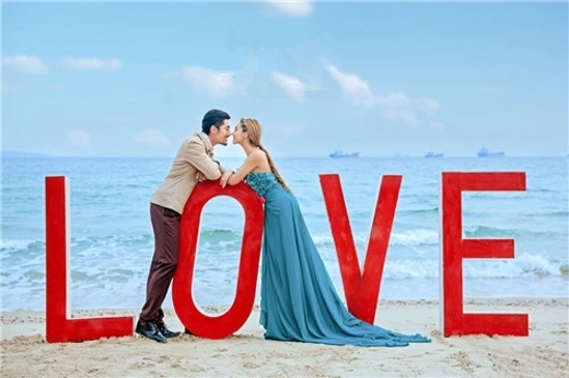 浪漫海边清新情侣婚纱照爱情图片