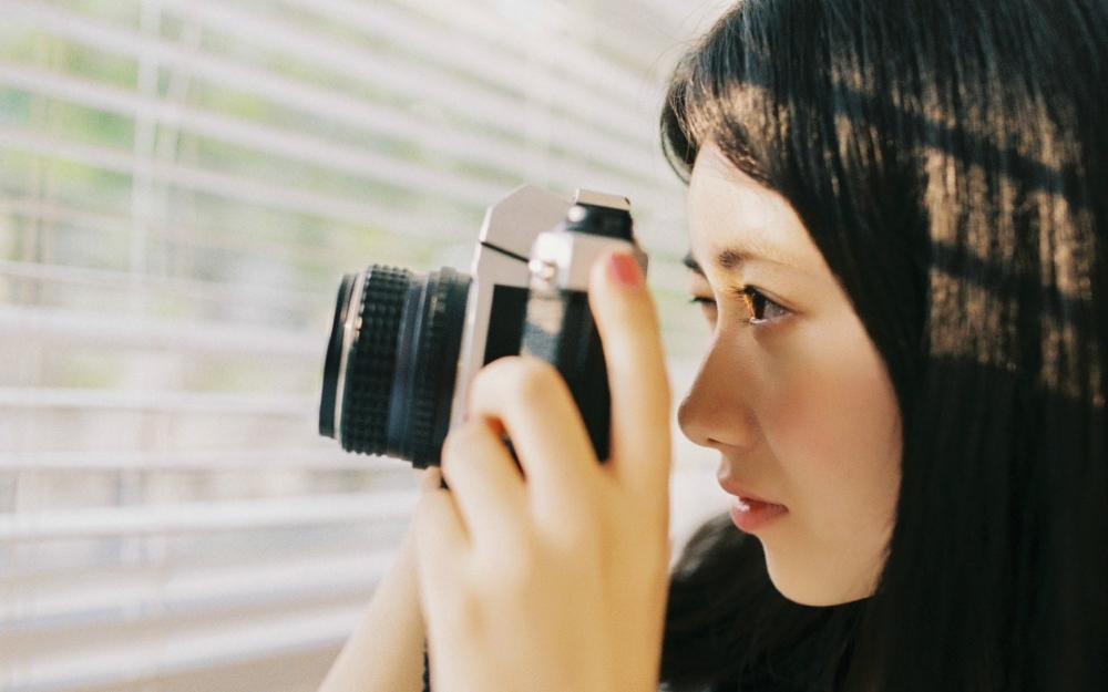 文艺美女知性唯美写真图片桌面壁纸
