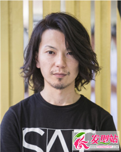 男生中长发帅气造型欣赏 六款时尚帅气的男士长发造型