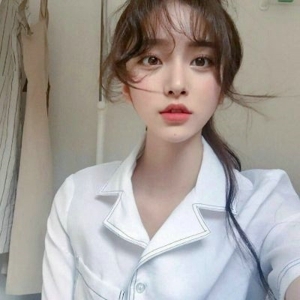 气质高贵女神微信美女头像