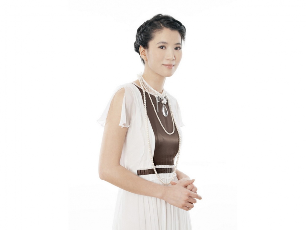 金像奖首位蝉联影后袁咏仪高清桌面壁纸