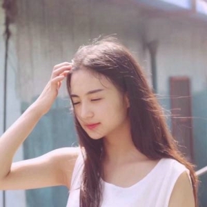俏皮可爱闺蜜微信美女头像