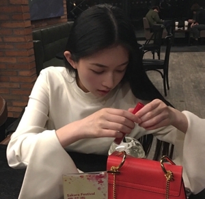 水灵秀气气质清新女生头像