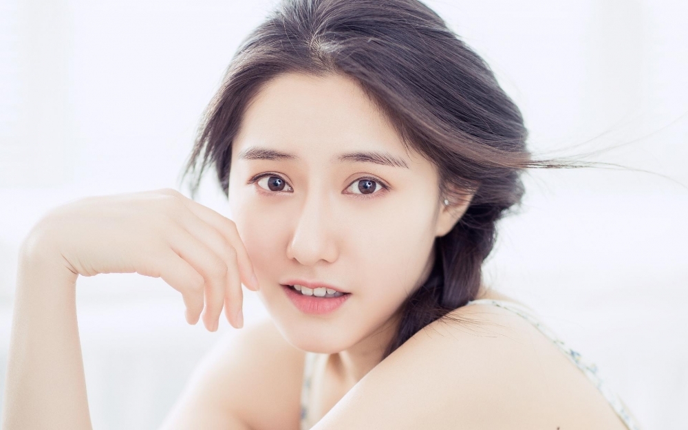小清新轻熟女唯美高清桌面壁纸下载