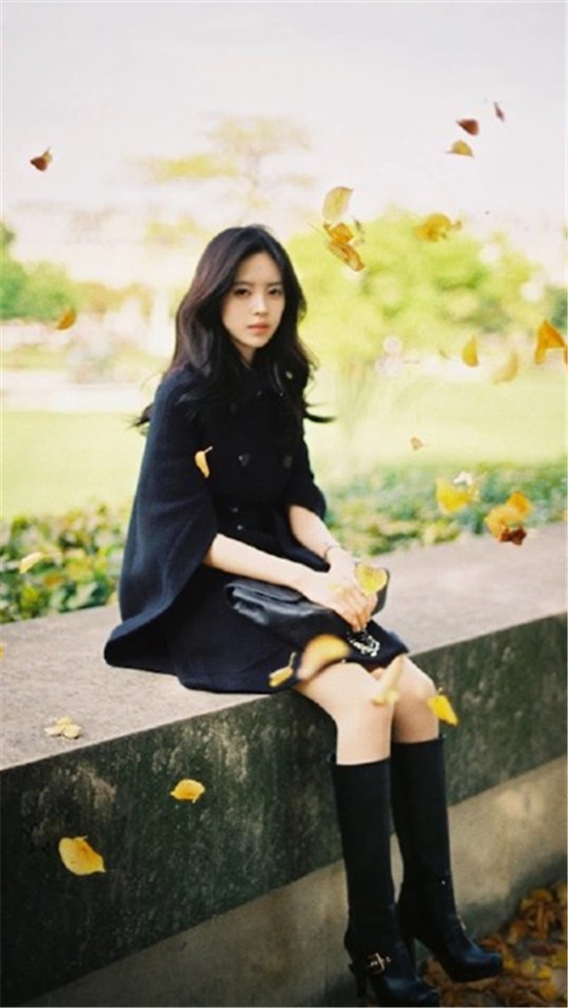 精选高冷气质长腿美女手机壁纸下载