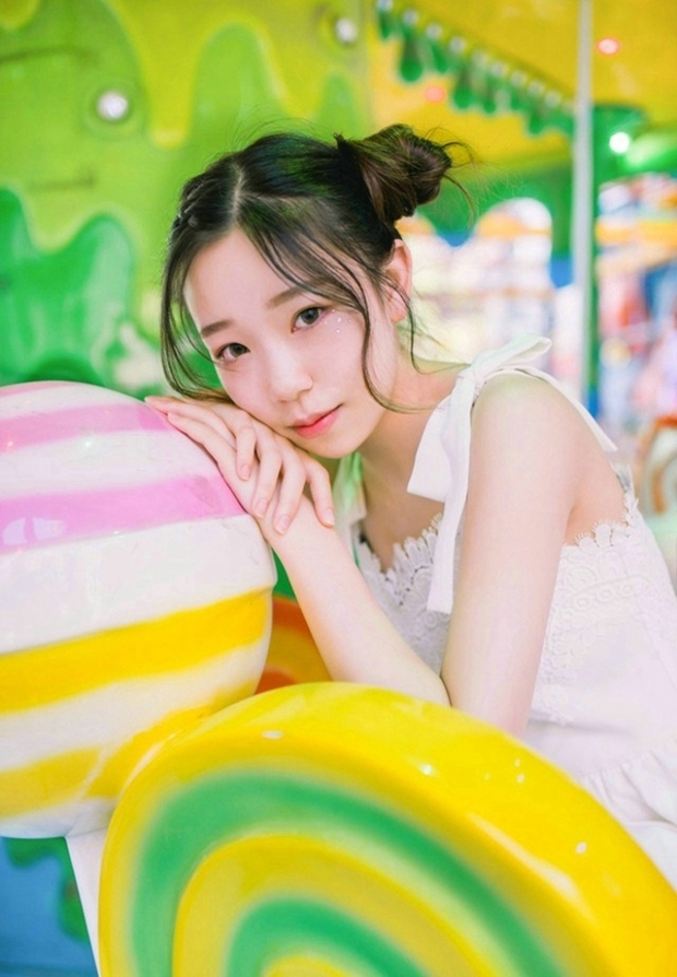 糖果少女清新俏皮可爱性感美女写真